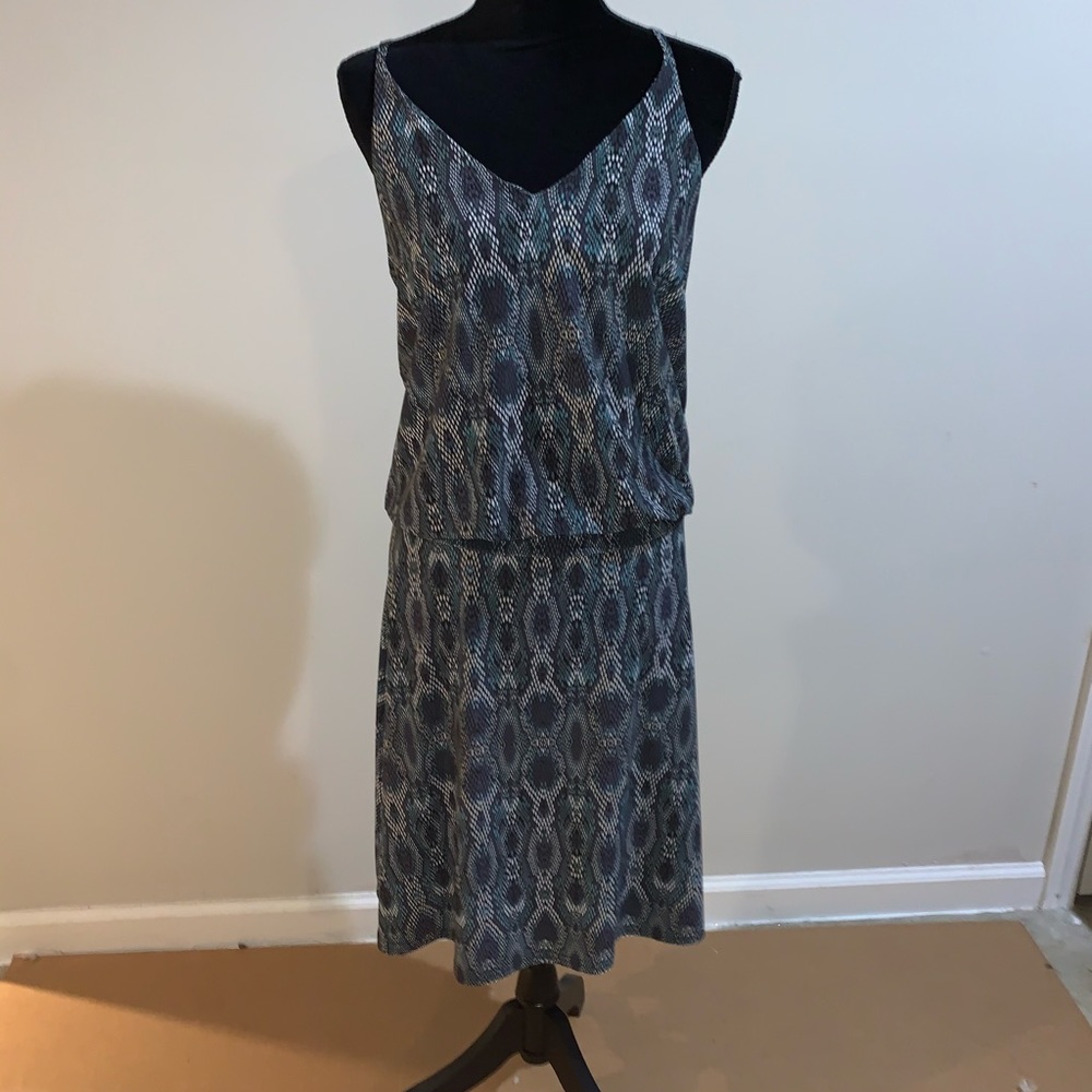 Sleeveless V-Neck Printed Midi Dress in Gray and Blue
